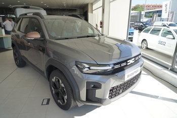 Dacia salta al segmento C-SUV con motores de Valladolid