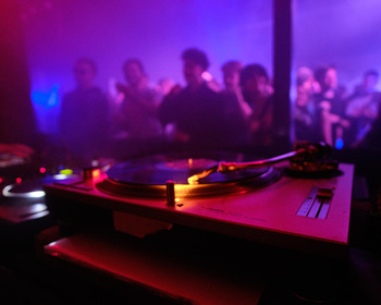 ¿Qué música suena en las discotecas españolas?