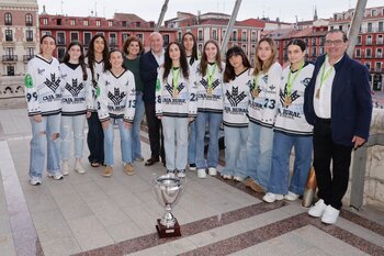 Ayuntamiento y Diputación homenajean al Caja Rural Panteras